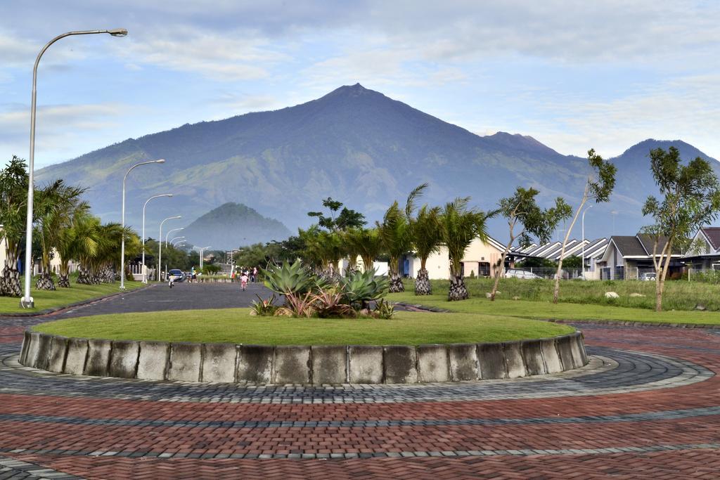 Bess Resort & Waterpark Hotel And Convention Malang Exterior foto